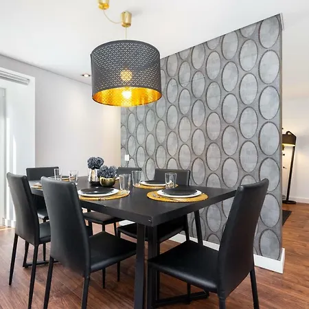 Whome | Graça Family